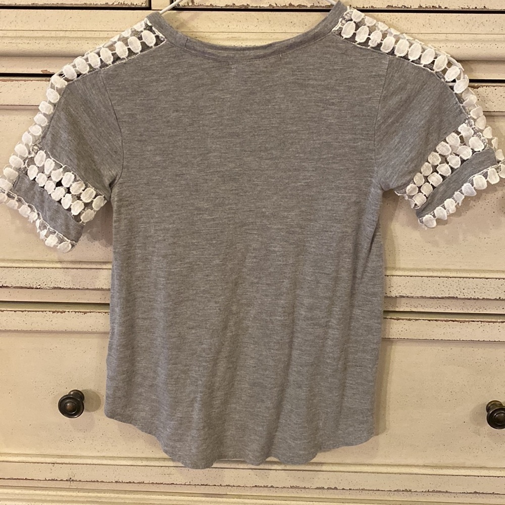 Copper Key girls youth size 6 shortsleeve gray shirt with white lace eyelet trim - Picture 5 of 8